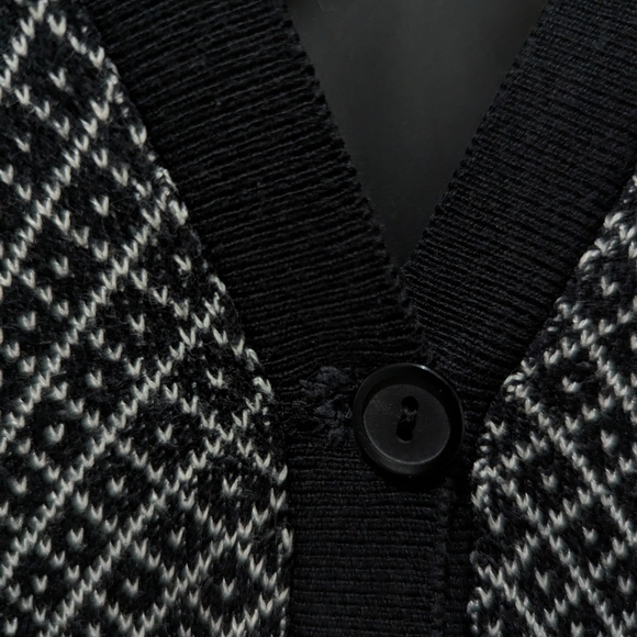 Nader Vintage Black and White Knit Vest - Picture 5 of 6
